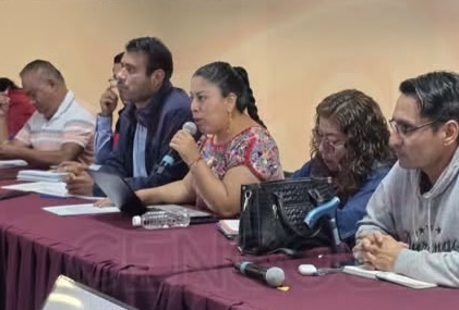 Dirigencia de la Sección 22 se reúne con Salomón Jara y titular del IEEPO en medio de bloqueos en Oaxaca capital Dirigencia de la Sección 22 se reúne con Salomón Jara y titular del IEEPO en medio de bloqueos en Oaxaca capital