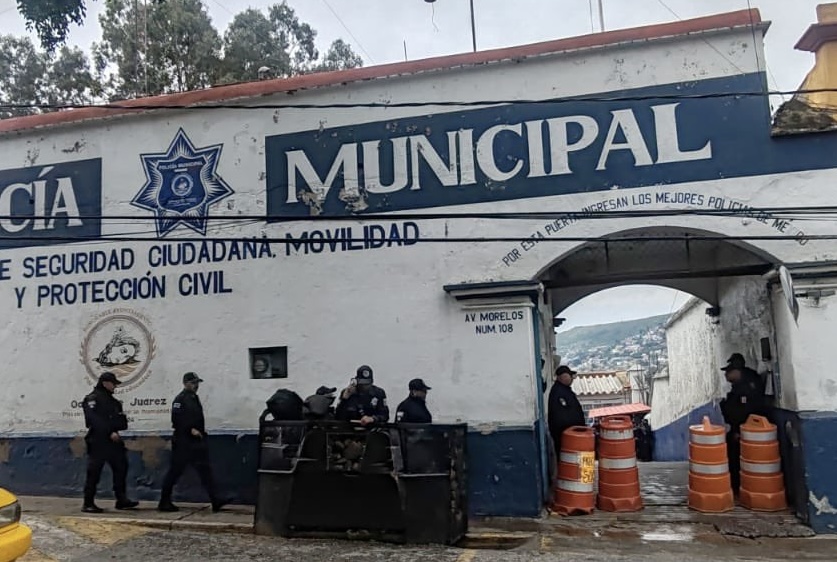 Para labores la Policía Municipal de de Oaxaca de Juárez; exige a Raymundo Chagoya pensiones, uniformes y acuerdos