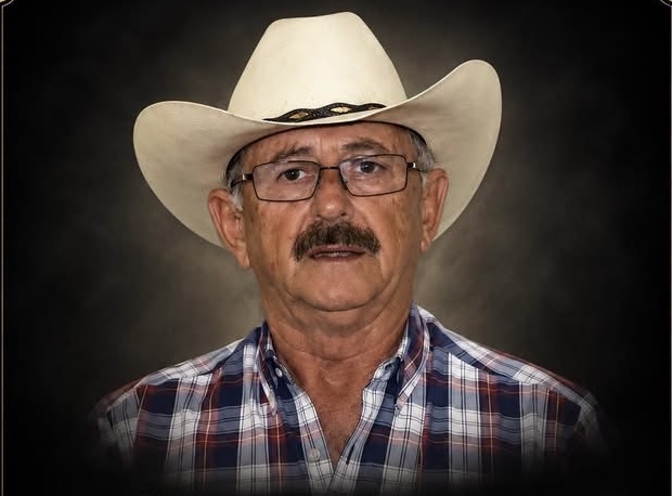 Muere Gabriel Cué Sacre, quien dirigió por 30 años la ganadera de Tuxtepec, a los 75 años Muere Gabriel Cué Sacre, quien dirigió por 30 años la ganadera de Tuxtepec, a los 75 años
