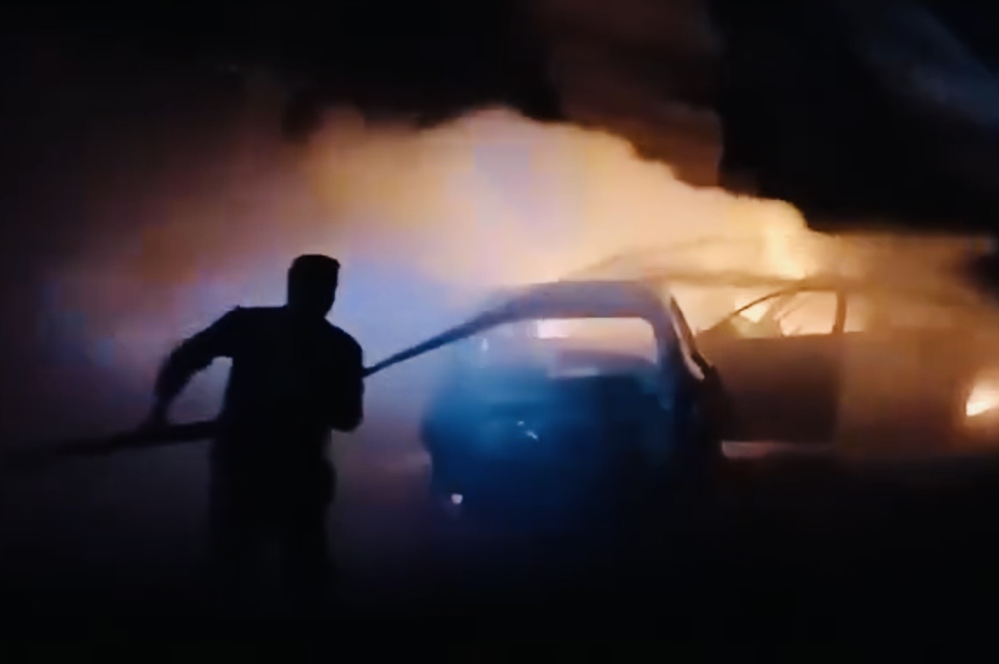 Tragedia en la supercarretera Mitla-Tehuantepec, en Oaxaca: choque e incendio de dos autos deja dos muertos y mujer herida