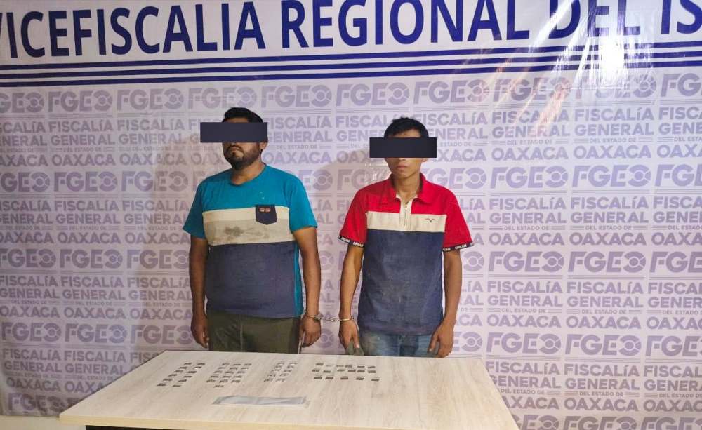 SSPC Oaxaca ejecuta cateo por narcomenudeo en Novena Sección de Juchitán y detiene a dos personas; decomisan drogas SSPC Oaxaca ejecuta cateo por narcomenudeo en Novena Sección de Juchitán y detiene a dos personas; decomisan drogas