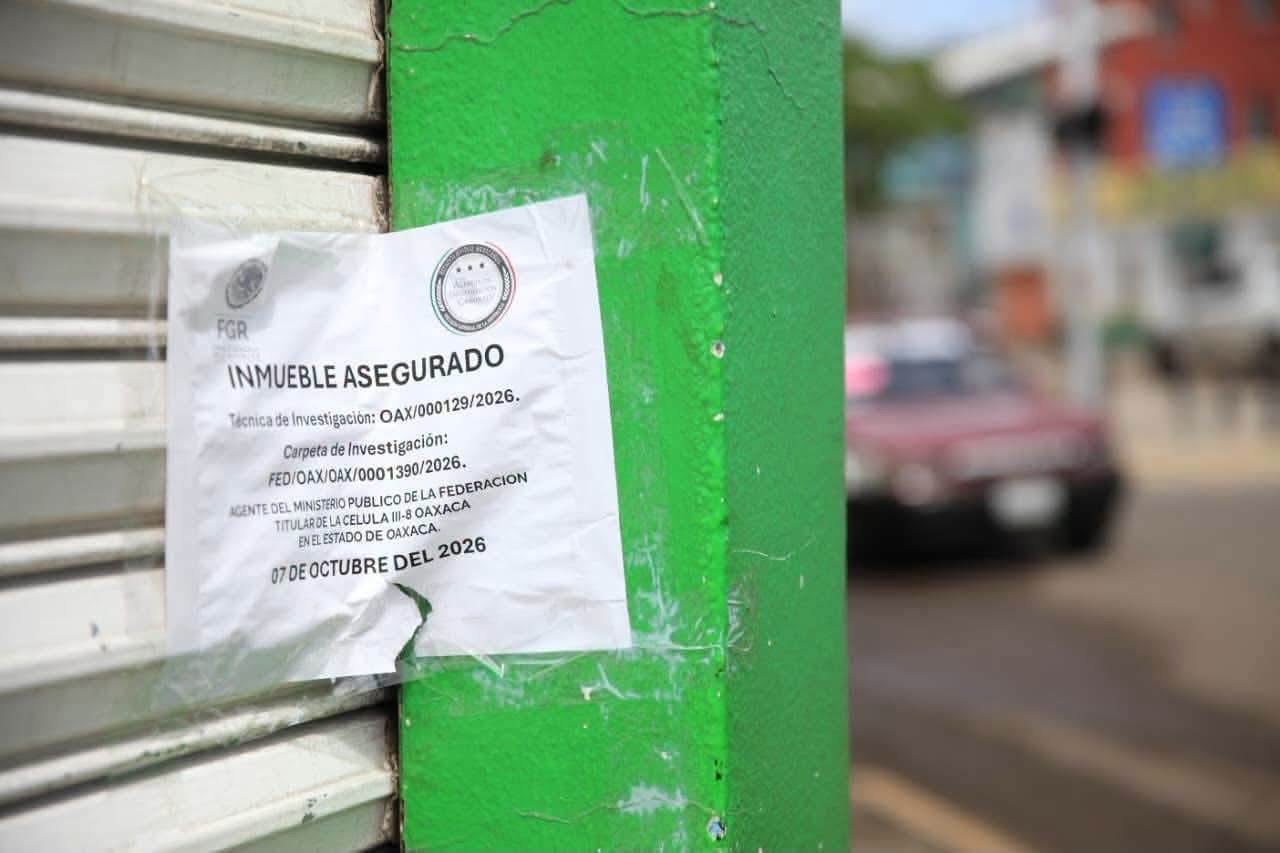 FGR asegura inmueble de tienda Anthony, en Oaxaca de Juárez; tras cateo, coloca sellos federales