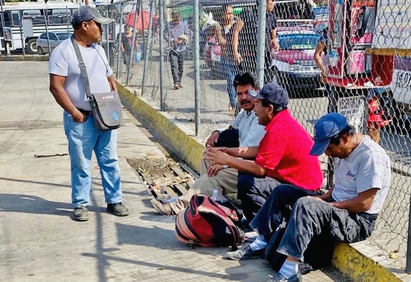 Oaxaca lidera la informalidad laboral y en el país retiran tres de su Afore por cada empleo formal generado