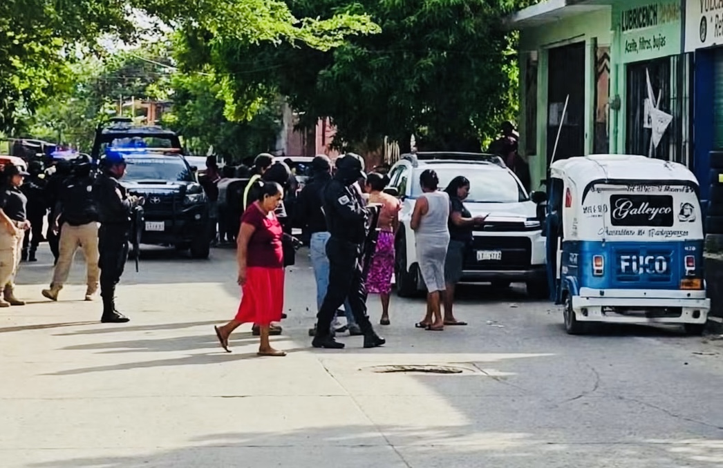 Pese a vigilancia estatal y federal, ejecutan a mototaxista de 20 años en la Novena Sección de Juchitán, Oaxaca Pese a vigilancia estatal y federal, ejecutan a mototaxista de 20 años en la Novena Sección de Juchitán, Oaxaca