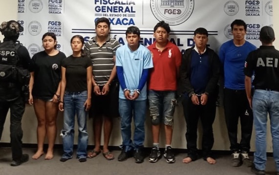 Siete detenidos, un arma larga y drogas aseguradas dejó operativo de la Marina en Juchitán, Oaxaca Siete detenidos, un arma larga y drogas aseguradas dejó operativo de la Marina en Juchitán, Oaxaca