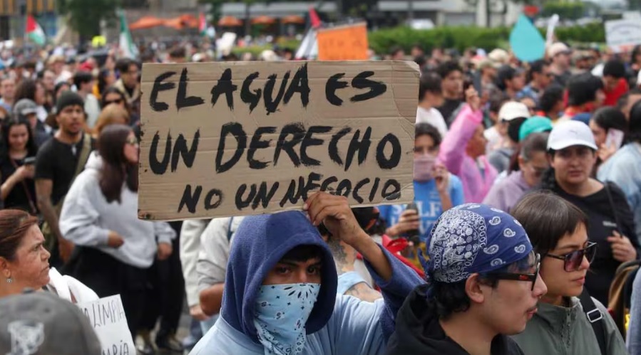 Trasladan a Puente Grande a 7 de los detenidos durante protesta por el agua de Guadalajara; Fiscalía busca imputarles delitos Trasladan a Puente Grande a 7 de los detenidos durante protesta por el agua de Guadalajara; Fiscalía busca imputarles delitos