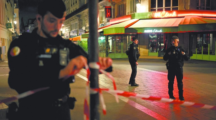 Francia amplía el estado de excepción y moviliza tropas para las nuevas protestas previstas para este sábado Francia amplía el estado de excepción y moviliza tropas para las nuevas protestas previstas para este sábado