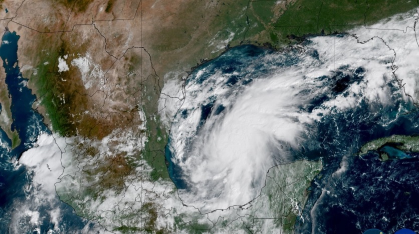 Huracán Isaías se fortalece a categoría 3 rumbo a las costas de EU en el Golfo de México