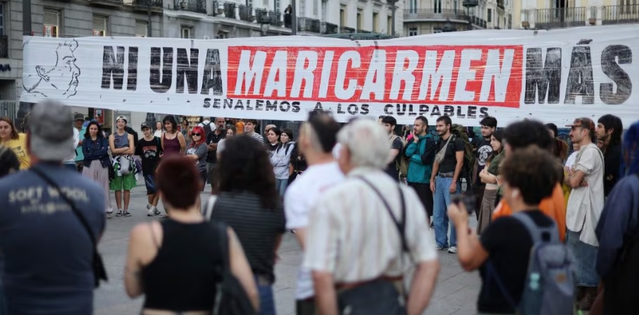 Rinden homenaje en el metro de Madrid a Maricarmen Abascal tras desahucio de su hogar; continúa crisis de vivienda en España Rinden homenaje en el metro de Madrid a Maricarmen Abascal tras desahucio de su hogar; continúa crisis de vivienda en España