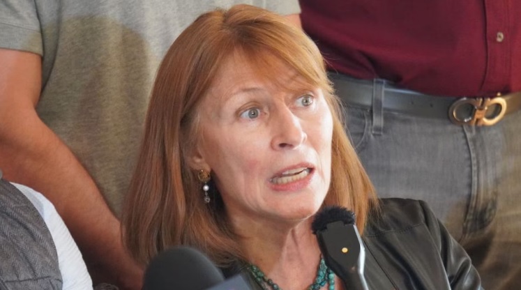 Tatiana Clouthier ‘no tira la toalla’; llama a reunión en NL para explicar su nuevo movimiento Tatiana Clouthier ‘no tira la toalla’; llama a reunión en NL para explicar su nuevo movimiento