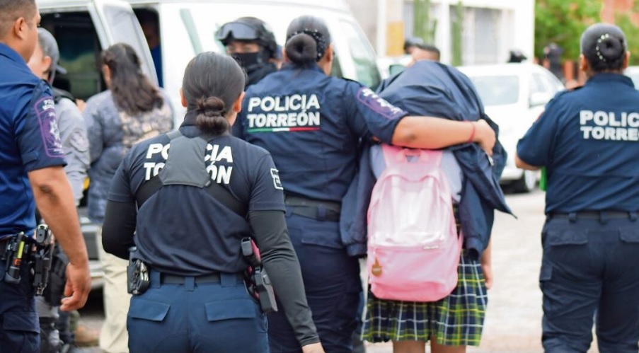 Sheinbaum conforma grupo de trabajo tras ataque en secundaria de Torreón; exige a plataformas prohibir mensajes de actos violentos