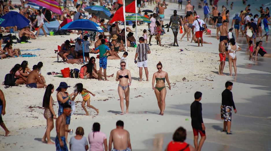 Sheinbaum defiende aumento al Derecho de No Residente en 2027: ‘No implicará reducción del turismo’